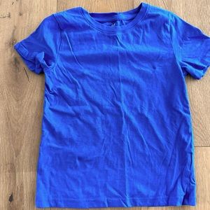 Boys solid blue tshirt. Size 6x/7. Excellent condition.